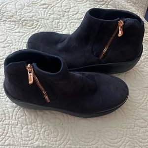 BZees blue suede platform ankle boots.